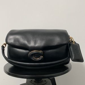 Coach Pillow Tabby 26 - Black/Brass - excellent condition